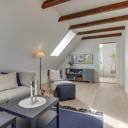 Apartment Sondergade 8, 2, Sal *